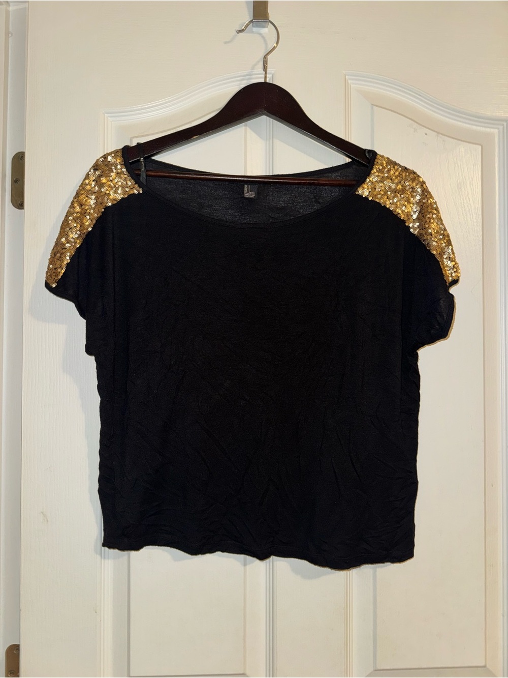 Forever 21 Black Scoop Neck Top with Gold Sequin Shoulders - Size L - Picture 6 of 9